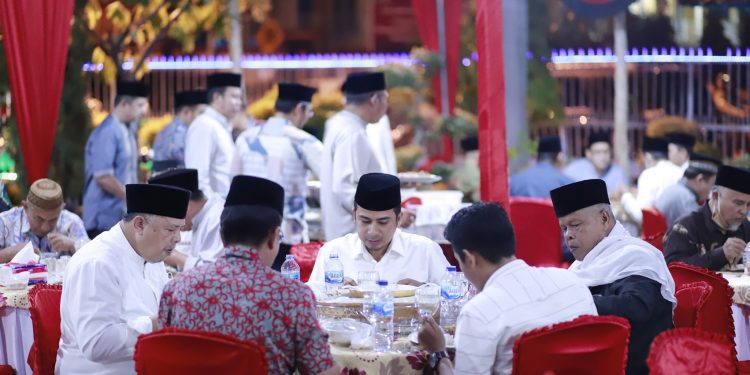 Wali Kota Solok Melepas Secara Resmi Wawako  Menunaikan Ibadah Haji