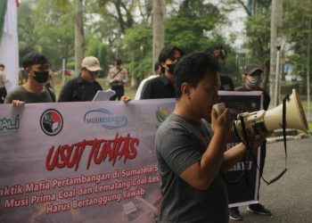 Kawali  Lakukan unjuk Rasa di DPRD Sumsel  , Minta DPRD Usut Mafia Tambang