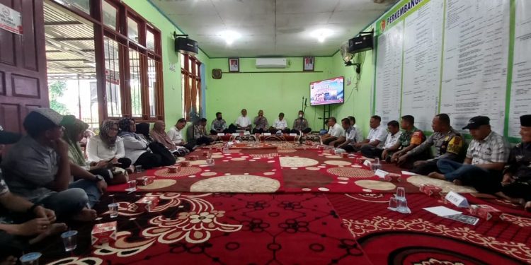KBO lantas IPDA Suryo  Hari Kartono  Berikan Sosialisasi Kepada Warga Kelurahan IX Korong Terkait kampung tertib lalulintas  