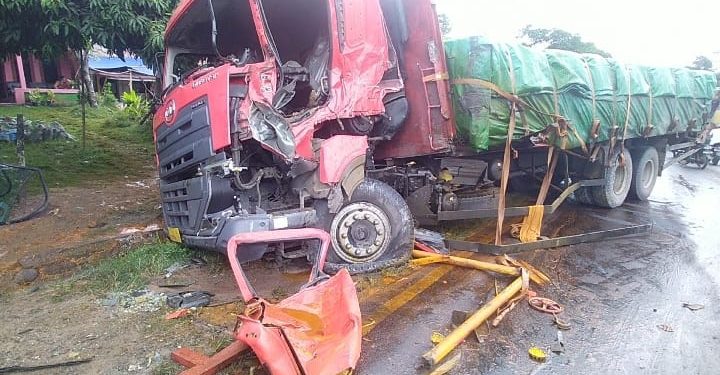 Kemacetan Panjang Terjadi, Akibat Fuso CPO Terbalik