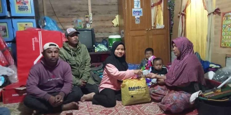 Pasca Kebakaran, Warga Korong Lambah Badoncek, Bantu keluarga Asnimar