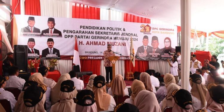 Jelang HUT Partai, Sekjen Gerindra Instruksikan Kader Pasang Bendera ...