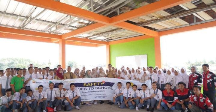 Bulan K3 Nasional, PTBA Gelar Safety Goes to School di SMK Cendekia Unggul
