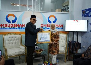 Bupati SolokTerima Penghargaan Dari Ombudsman RI Perwakilan Sumbar