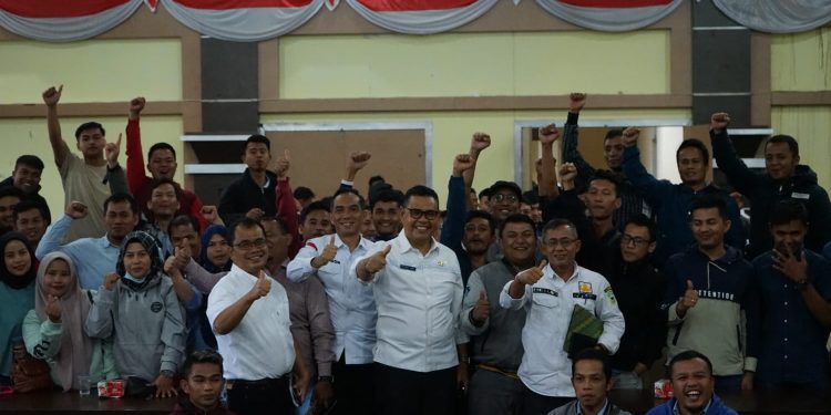 Bupati Solok menjadi Mediator antara PT. Tirta Investama dengan karyawan yang Terkena PHK