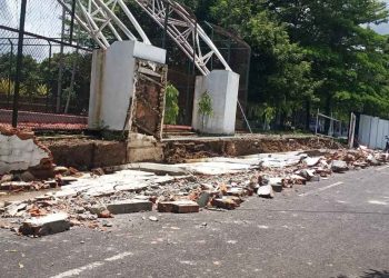 Heboh, Bangunan Pagar Rumah Dinas Wali Kota Prabumulih Roboh