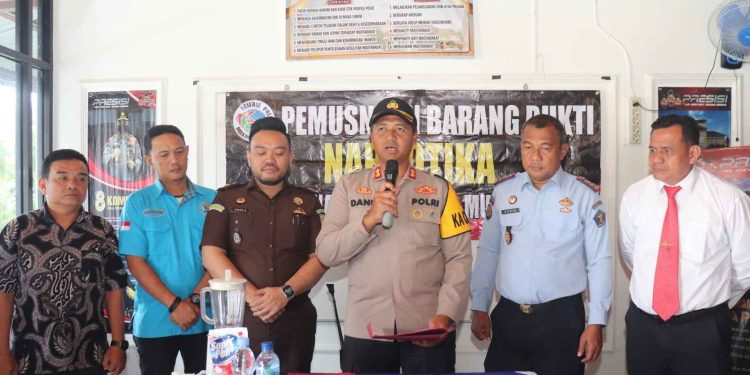 Kapolres Musi Rawas, AKBP Danu Agus Purnomo SIK, MH Musnahkan BB Narkotika
