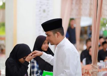 Penyerahan Santunan Anak Yatim Secara Simbolis Oleh Wawako Solok