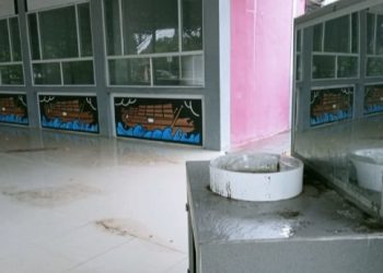 Food Court Taman Segi Tiga Mas Terbengkalai