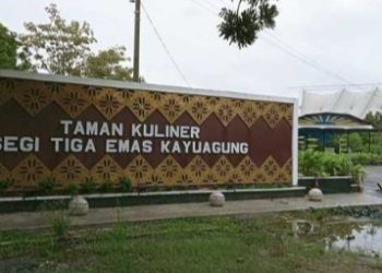 Food Court Taman Segi Tiga Mas Terbengkalai