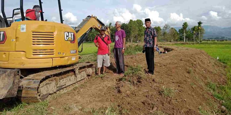 Kurang Optimalnya Banda Sawah Padang, Wali Nagari Panyakalan Himpun Donasi guna perbaikan Saluran Irigasi