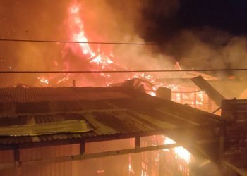1 Unit Rumah dan 2 Toko Dilalap Api Di Marapalam, kerugian 1,1 Milyar