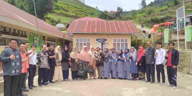 Tim Gabungan Kepala Sekolah di Kec. Danau Kembar  Adakan Monev
