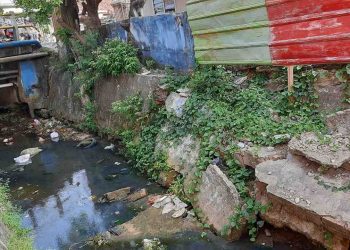 Miris, Diusulkan 3 Tahun Lalu, Ambrolnya Dinding Talud Sungai Muntang Tapus Mulai Robohkan Pagar Rumah Warga