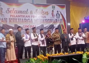H.Gusra Yetri,SH Datuak Rajo Mangkudun melantik Pengurus IKM Kecamatan Betung