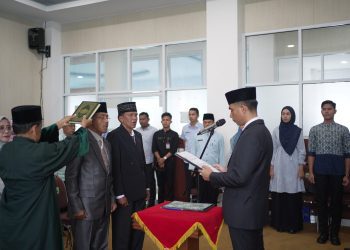 Sekda Medison Lantik dua Pejabat Pimpinan Pratama dan Pejabat Administrator di Lingkungan Pemerintah Kabupaten Solok