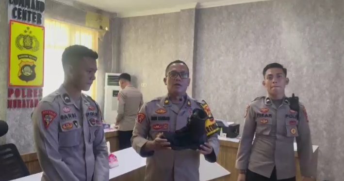 Sepatu PDL Polri Hasil Karya Kabag Ops Polres Muratara
