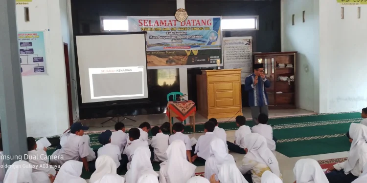 Peringatan Maulid Nabi Muhammad SAW di SMPn 5 Lembang Jaya menghadirkan Ustad Zulhi Yuniardi,M.Pd