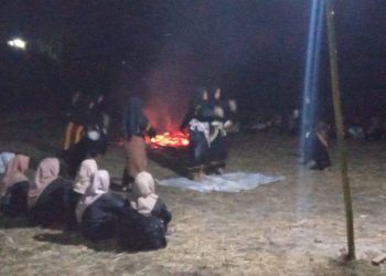 Malam Penutupan LDK, Panitia Tampilkan Tari Piring