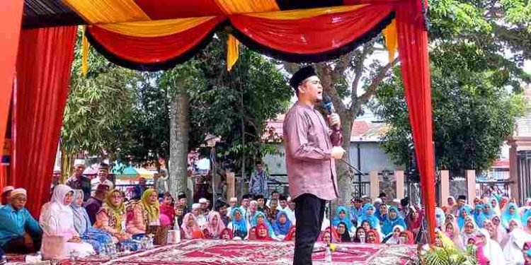 Ribuan Forum Komunikasi Wirid Yasin Ikuti Tabligh Akbar Dakwah Yasin di Mesjid Agung Al – Muhsinin Kota Solok