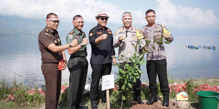 Gerakan Penanaman 10 Juta Pohon Bersama POLRI di Wilayah Hukum Polres Solok