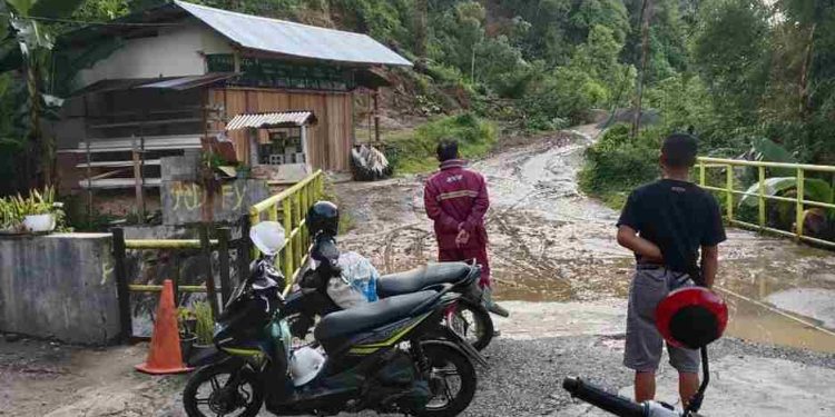 Longsor Memutuskan Akses Talang Babungo ke Sarik Alahan Tigo