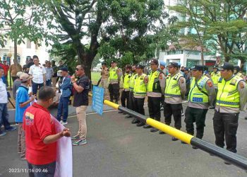 Massa Desak Kejati Usut Dana Pencegahan Karhutla, Panggil Kepala Dinas LHP Sumsel