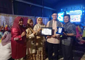 Feriyadi, S.Pd Kepala Dikdas Berdedikasi Tingkat Propinsi Sumbar