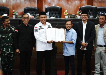 Anggota DPRD Kabupaten Solok Adakan Rapat Paripurna, dalam Rangka Penetapan APBD Tahun Anggaran 2024