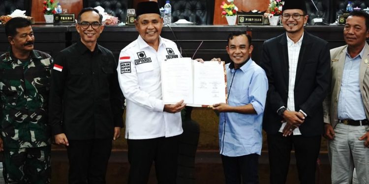 Anggota DPRD Kabupaten Solok Adakan Rapat Paripurna, dalam Rangka Penetapan APBD Tahun Anggaran 2024