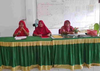 Komunitas Belajar Guru SMPn 2 Kubung Gali Fitur Pengelolaan e- Kinerja di PMM