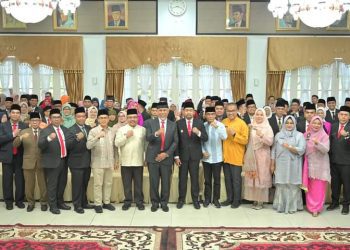 Gubernur Mahyeldi Lantik Sembilan Pejabat Eselon II dan Puluhan Pejabat Eselon III dan IV