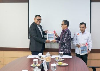 Bupati Terima Hasil PDTT Kepatuhan Belanja Daerah Pemerintah Kabupaten Solok