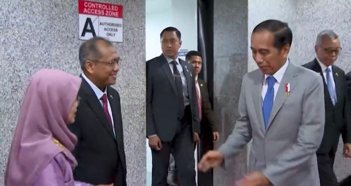 Presiden Jokowi Hadiri Resepsi Pernikahan Pangeran Mateen