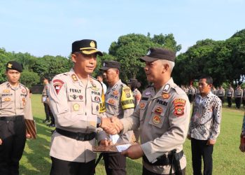 Kapolres Banyuasin berikan Penghargaan kepada 54 Personel Polres Banyuasin Atas Prestasinya diberbagai Bidang Fungsi Kepolisian