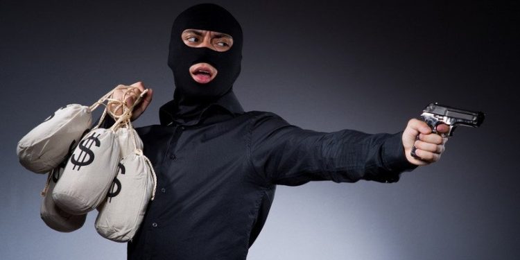 Pedagang Emas di Pasar Talang di Rampok oleh 2 Pria Bersenpi