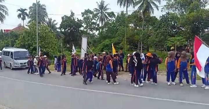 Osis SMPN 5 Lembang Jaya Mengadakan Tadabur Alam ke Kota Solok