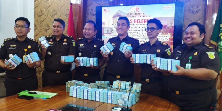 Empat Lokasi Penyulingan Minyak Ilegal Dwilayah Kabupaten Musi Banyuasin Terbakar