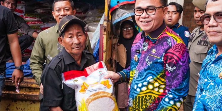 Upaya Tekan Laju Inflasi, Pemkab Bayuasin Konsisten Gelar Operasi Pasar Murah