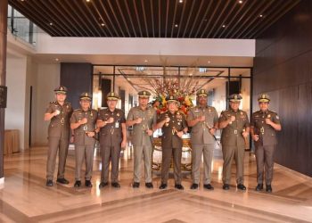 SUTAN RISKA HADIRI HUT SATPOL-PP DAN SATLINMAS BERSAMA MENDAGRI