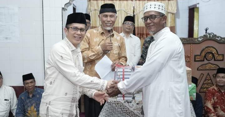 Safari Ramadhan di Marunggi, Gubernur Mahyeldi Sebut Hati Generasi Muda Harus Tertaut ke Masjid