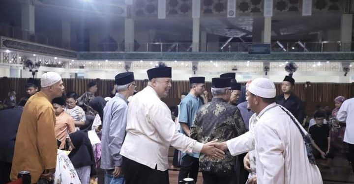 Wako Solok Ceramah Ramadhan di Masjid Agung Al Muhsinin