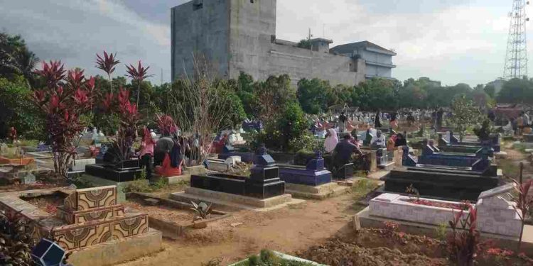MENJELANG MASUK RAMADHON TPU BETUNG RAMAI DI KUNJUNGI WARGA