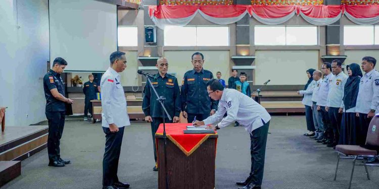 21 pejabat Struktural di Pemkab. Solok Dilantik dan Diambil Sumpah oleh Sekda Medison