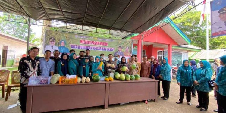Tekan Harga Kebutuhan Pokok, Pemkab Banyuasin Gelar OPM di Desa Pulau Harapan