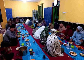 Demi lebih meningkatkan Silaturahmi, Jemaah Mushalla Darul Fallah Dusun Padang Panjang Sulit Air, Adakan Bukber