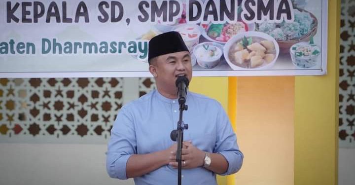 SUTAN RISKA BERBUKA PUASA BERSAMA IMAM, KHATIB DAN DA’I