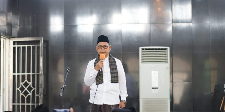 Bupati Solok Laksanakan Sholat Id Di Islamic Center Koto Baru
