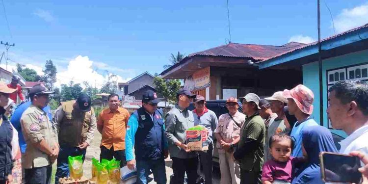 Sekda Medison Tinjau Lokasi Longsor di Kecamatan Lembang Jaya