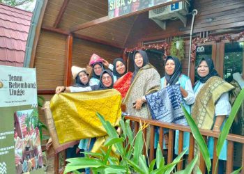 Lewat Kerajinan Songket, Bukit Asam (PTBA) Berdayakan Para Ibu Rumah Tangga